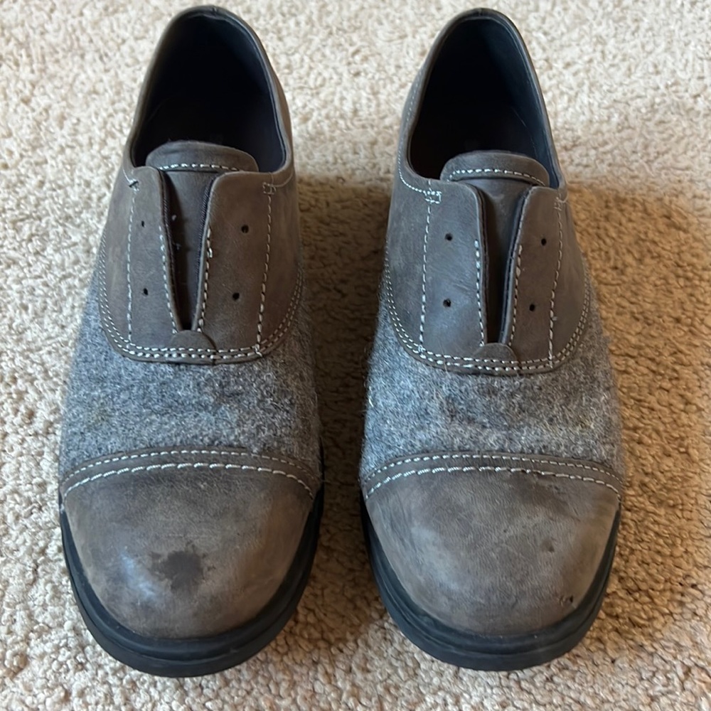 Women’s sorel slip on shoe size 7
